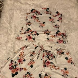 Floral top & shorts NWOT